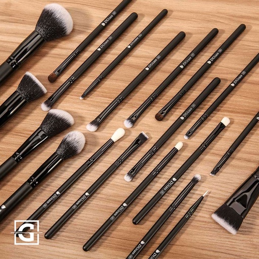DUCARE SET DE 20 BROCHAS PARA MAQUILLAJE CLASSIC BLACK